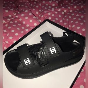 black rubber dad sandals